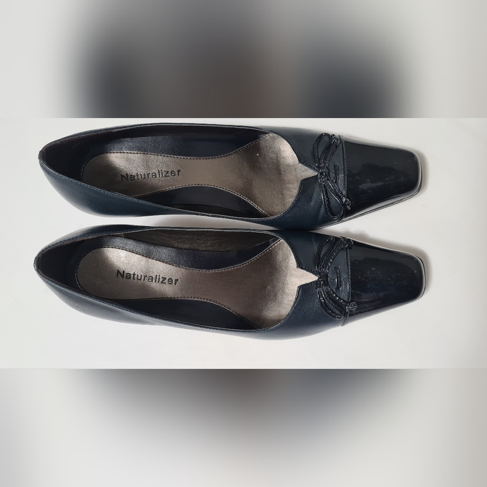 Naturalizer Leather Pumps Navy Blue Valarie Cap Toe 2.5” Heel Size 7.5W